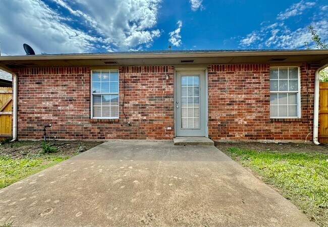 Building Photo - 633 NW 121st St