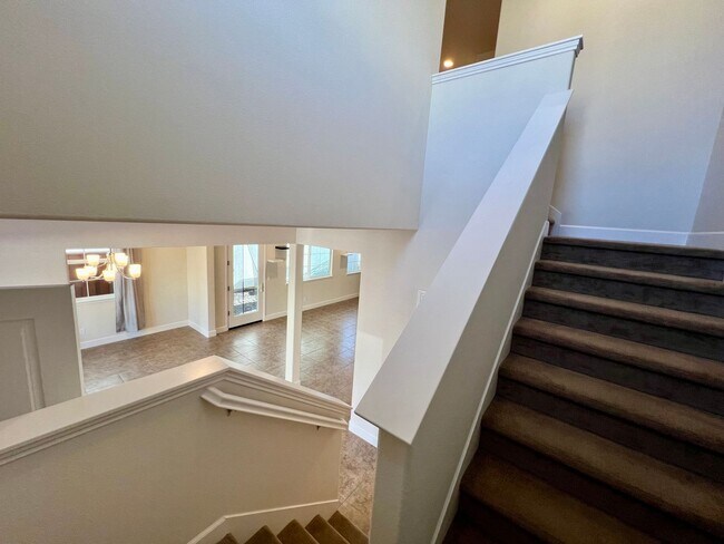 Building Photo - Lovely East Garrison 3 bedroom 2.5 bathroo...