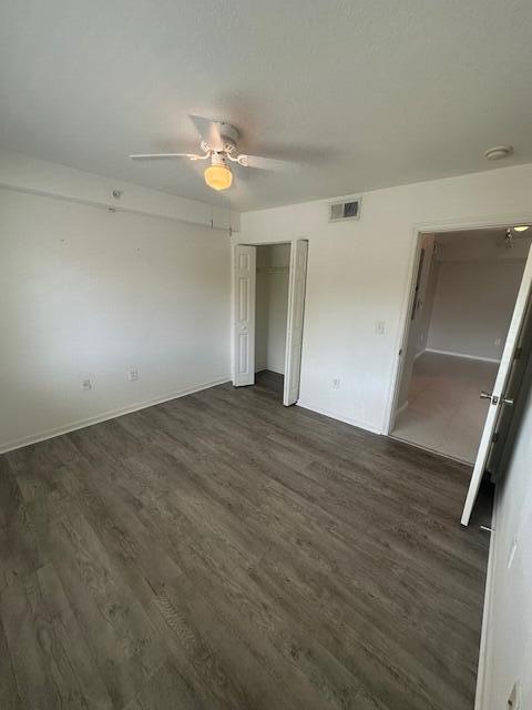 Building Photo - 141 SW Palm Dr