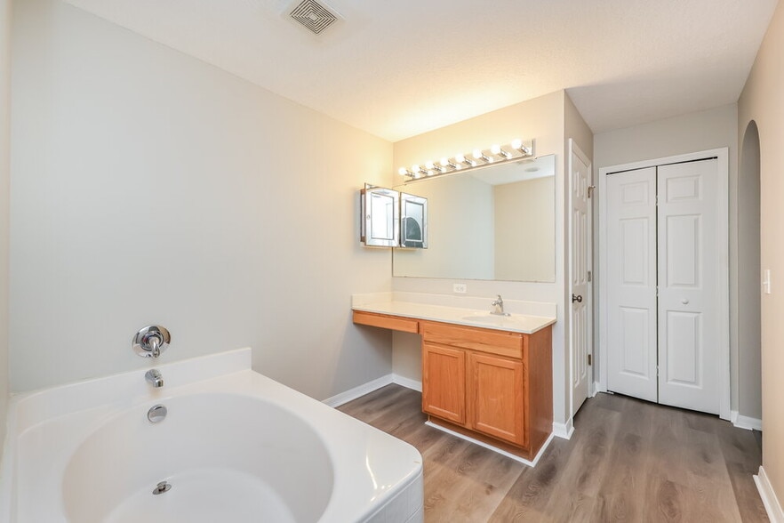 Building Photo - 13513 Mango Bay Dr