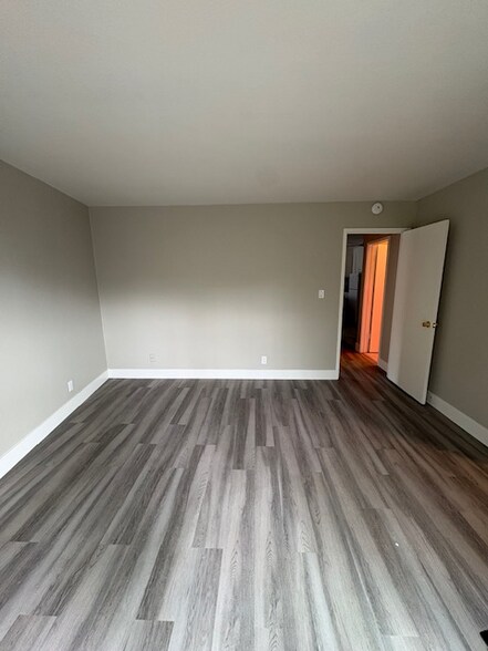 Building Photo - 303 Lee St