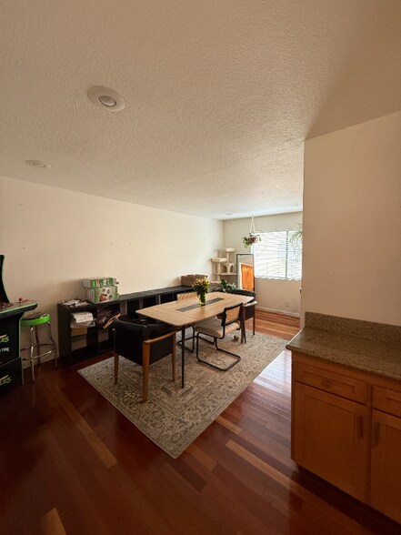 Building Photo - 27609 Nugget Dr