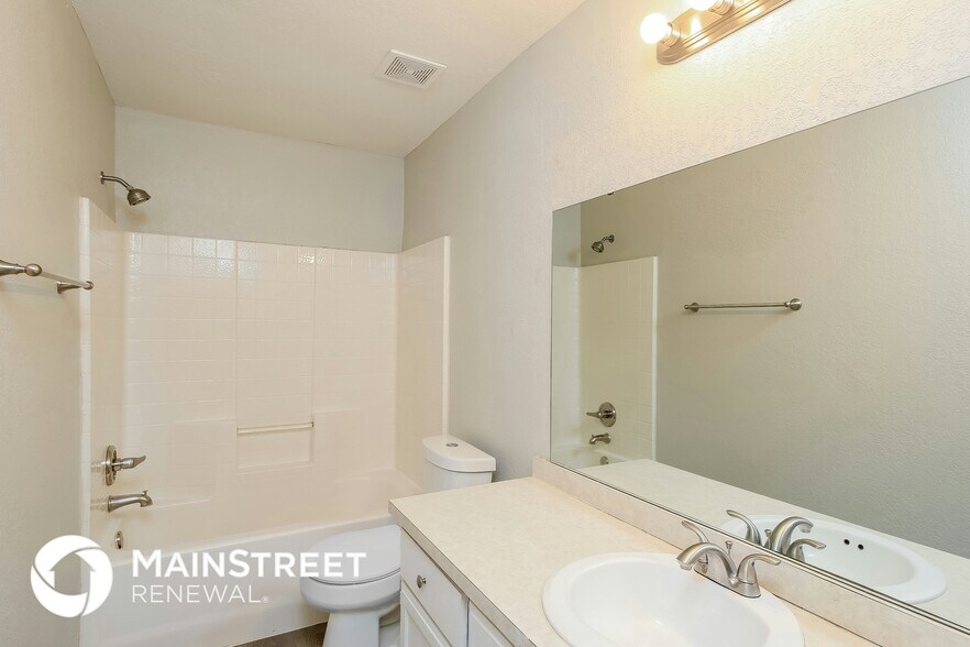 Building Photo - 6012 SE 83rd Pl