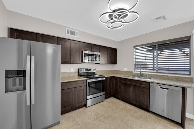 Building Photo - Charming 3 Bedroom ,2 bathroom in Paradise...