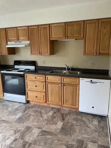 Building Photo - 6870 Reynolds Mill Rd