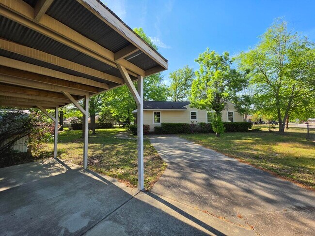 Building Photo - 232 Pinckney St