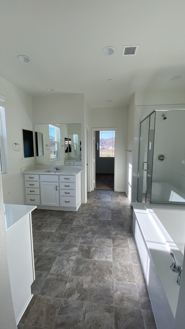 Building Photo - 24603 Fair Oaks Ln