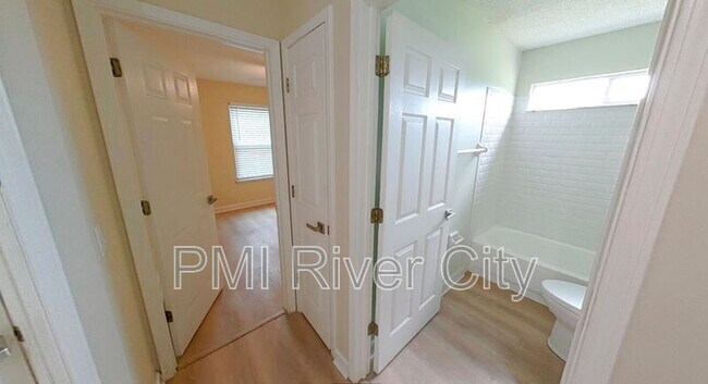 Building Photo - 502 Tidal Wave Ln