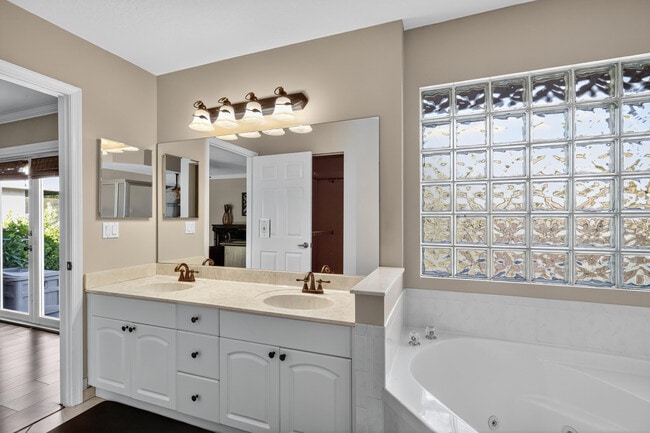 Building Photo - 151 Monterey Way