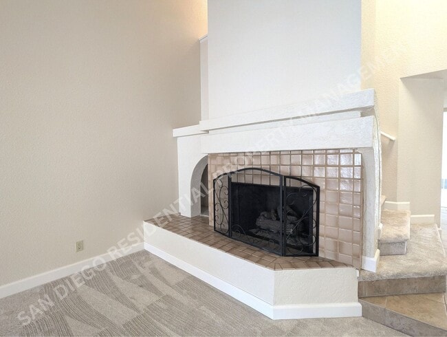 Building Photo - 15921 Avenida Villaha