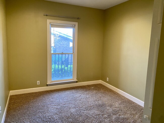 Secondary bedroom - 514 Sloan Rd