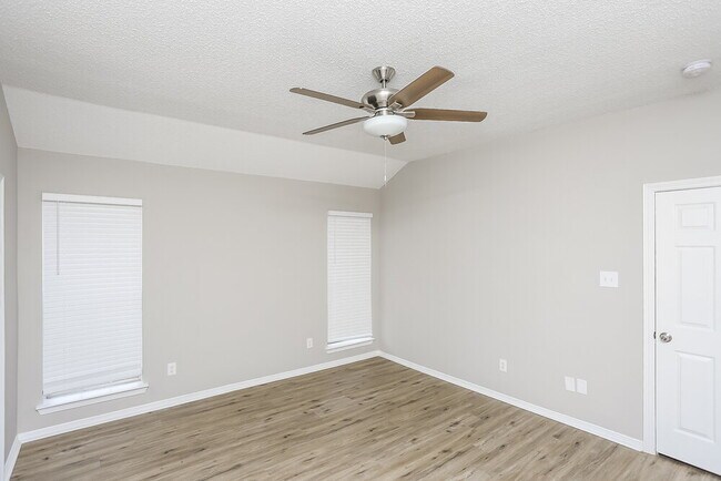 Building Photo - 8017 Jolie Dr