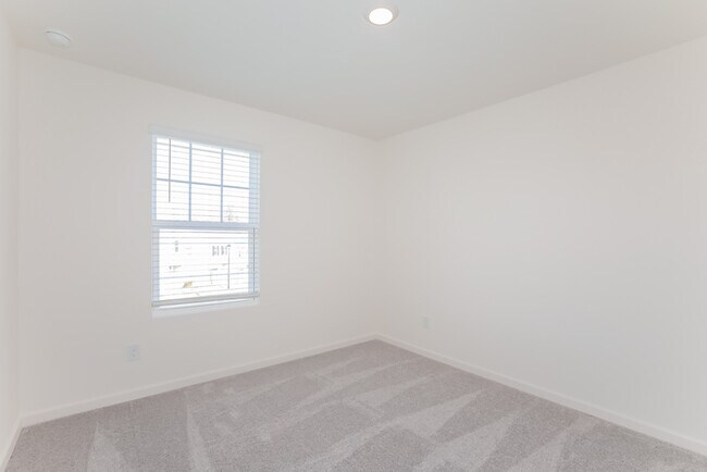 Primary Photo - Fantastic 3bd/2.5ba home! Coming soon!