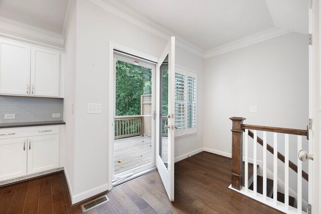 Building Photo - Stunning & Spacious Downtown Kennesaw Townhome 3 Bed 3.5 Bath w/2 Car Garage!