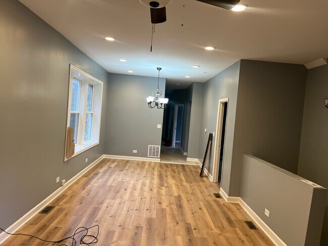 Building Photo - 7026 S Justine St