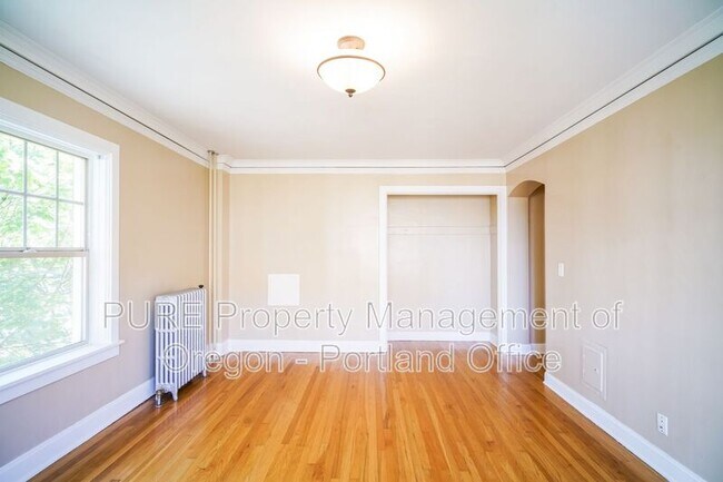 Building Photo - 709 SW 16th Ave