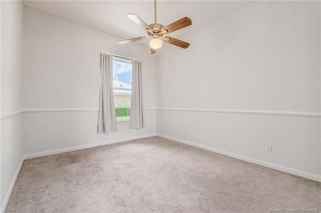 Building Photo - 2102 SW Mayflower Dr