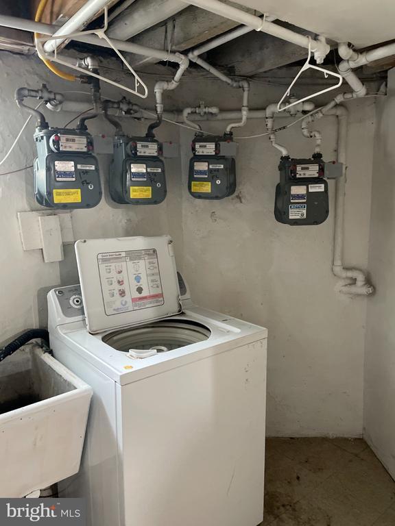 Building Photo - 2310 Sulgrave Ave