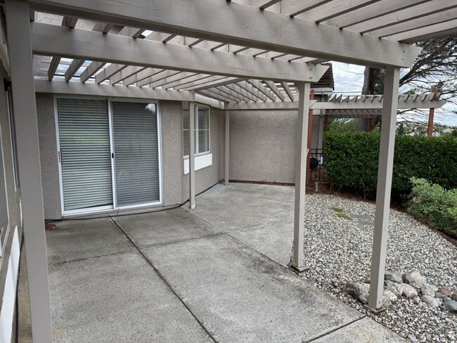 Building Photo - Gated Unique Remodeled 3 Bedroom w/ Golf Course Views in Rancho Solano