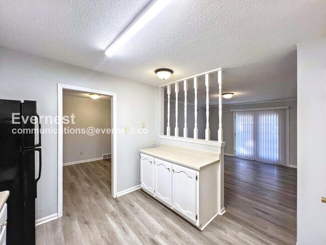 Building Photo - 8405 Greenbrook Pkwy