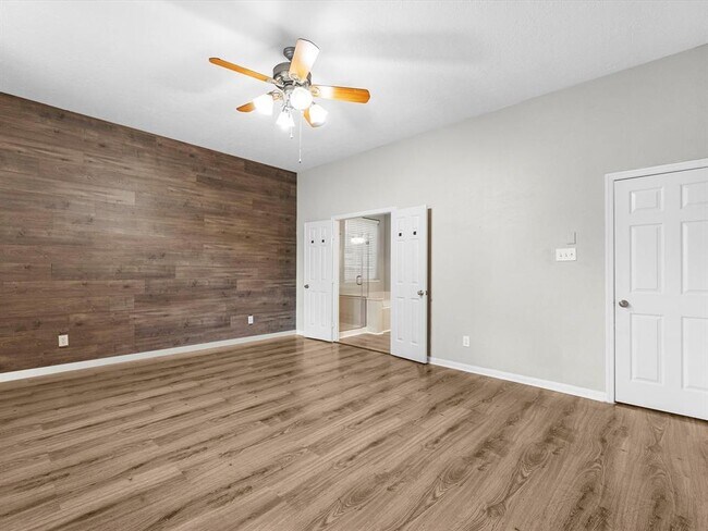 Building Photo - 3910 Echo Mountain Dr