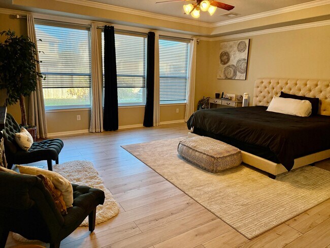 Building Photo - 8153 Tranquil Lake Way