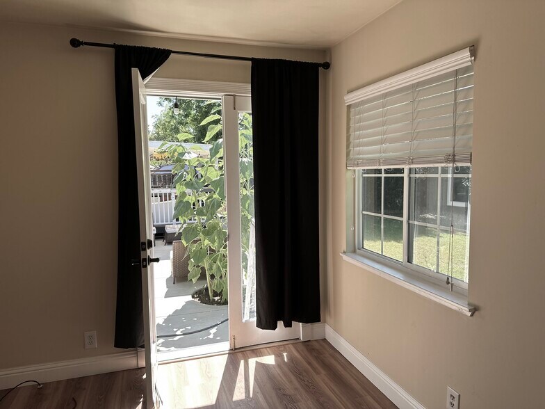 Doorway from the room to the back patio - 4746 Crestview Dr