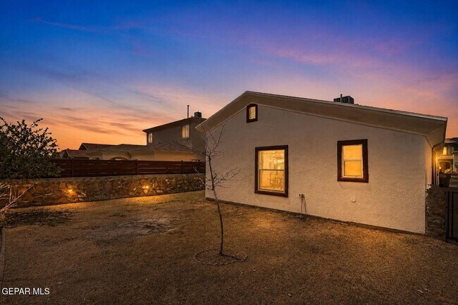 Building Photo - 14214 Silver Point Ave