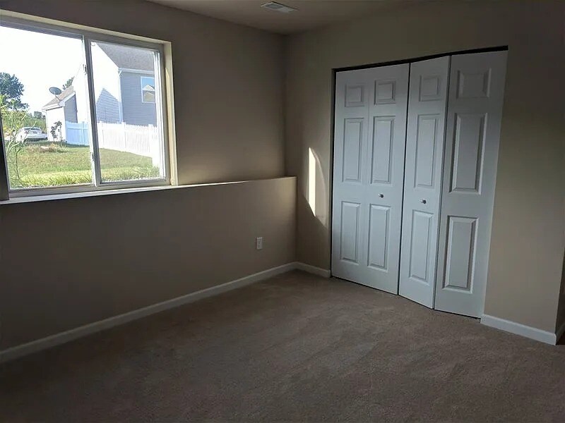 Building Photo - 9814 Sunrise Cir