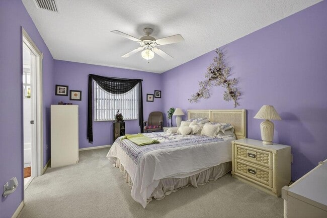 Building Photo - 1940 S Club Dr