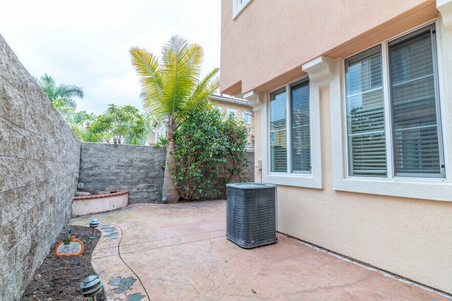 Building Photo - 4120 Paredo Way