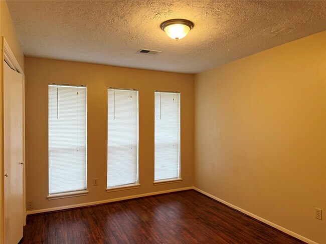 Building Photo - 13430 Exton Ln