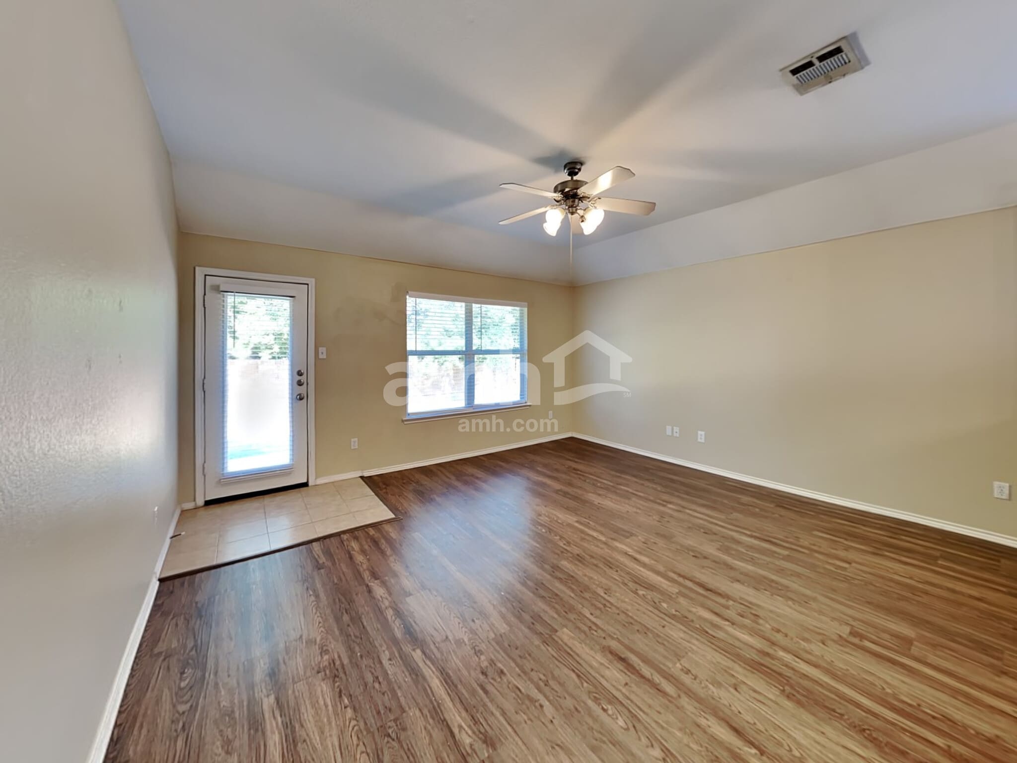 Building Photo - 905 Zoe St