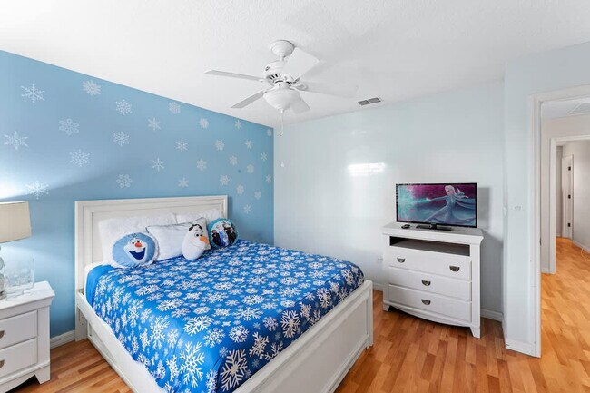 Building Photo - 481 Las Fuentes Dr