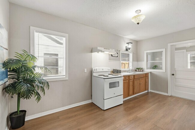 Building Photo - 1509 Mulcahy St