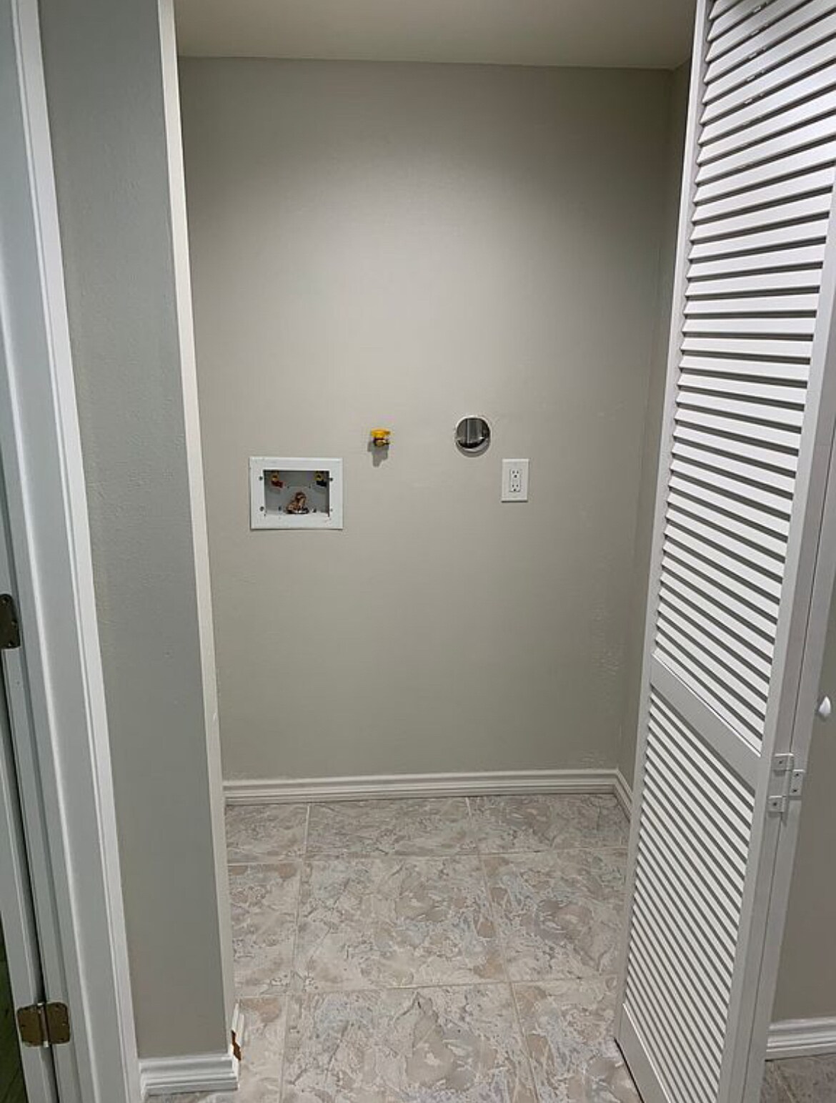 Building Photo - 7104 Yarmouth Ave