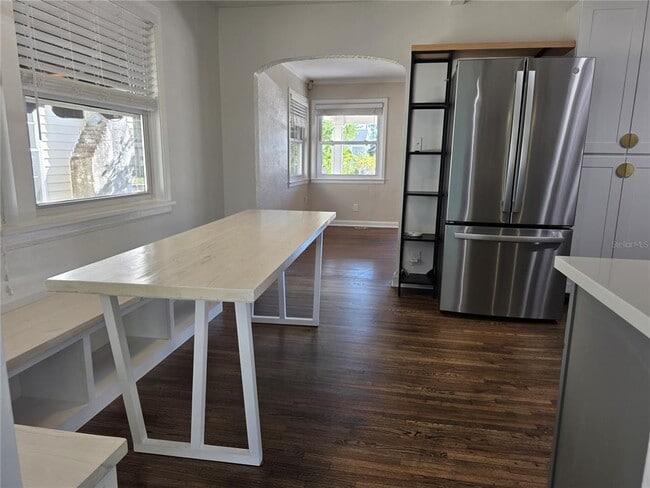 Building Photo - 775 20th Ave N