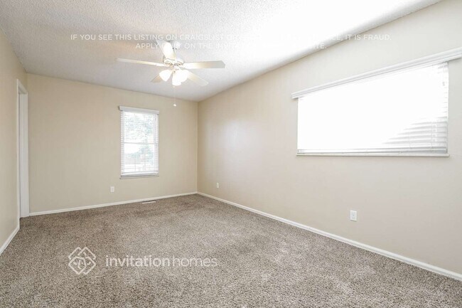 Building Photo - 11242 W 102nd Dr