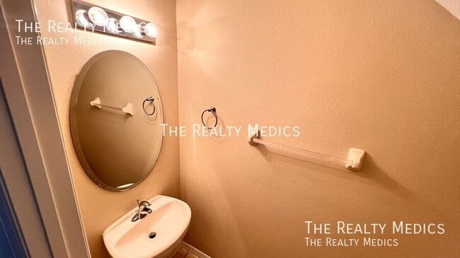 Building Photo - 331 Freedom's Ring Dr