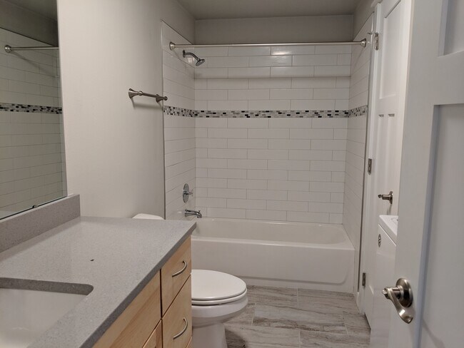 Building Photo - 7 Cloninger Ln