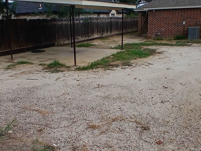 Building Photo - 1239 Brown Dr