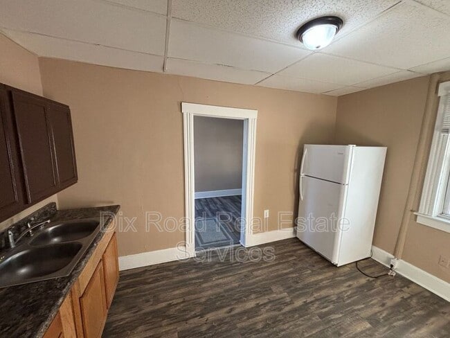 Building Photo - 1041 Fairview Ave