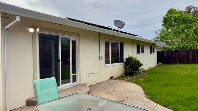 Building Photo - 3 bedroom | 2 bath | Single family home in Citrus Heights