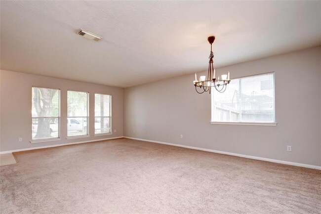 Building Photo - 12654 Pine Bush Dr