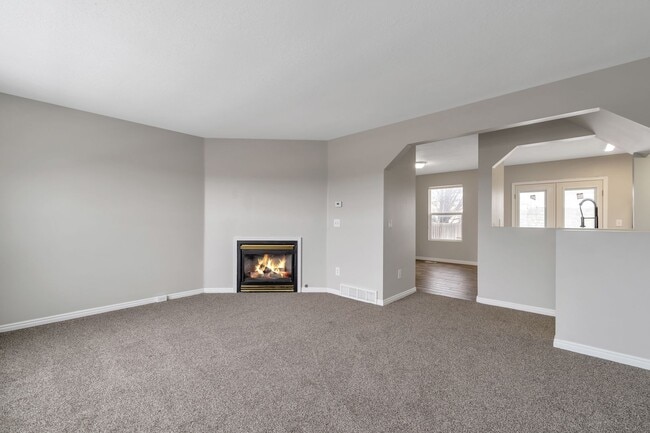 Building Photo - Stunning Newly Renovated 3 Bed - 2.5 Bath ...