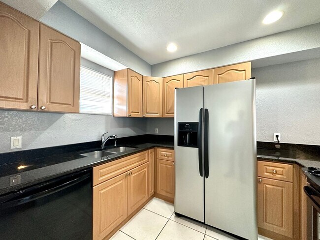 Building Photo - 1350 Mediterranean Dr