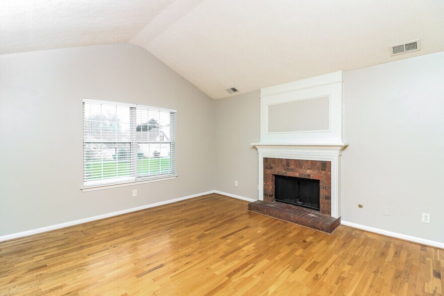 Building Photo - 2991 Heather Lake Dr