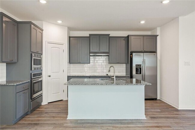 Building Photo - 613 Silent Crk Cv