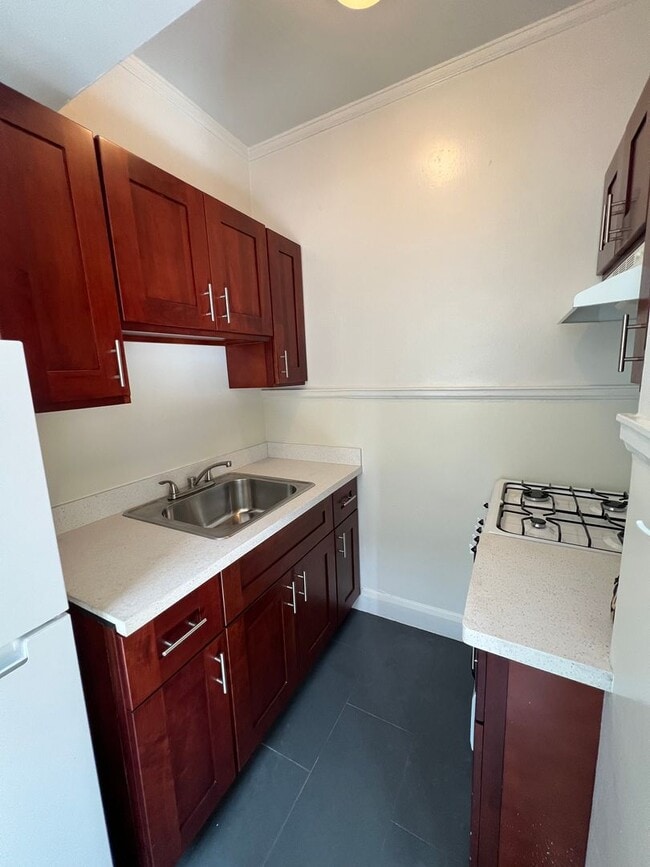 Building Photo - Brand new Studio near Downtown