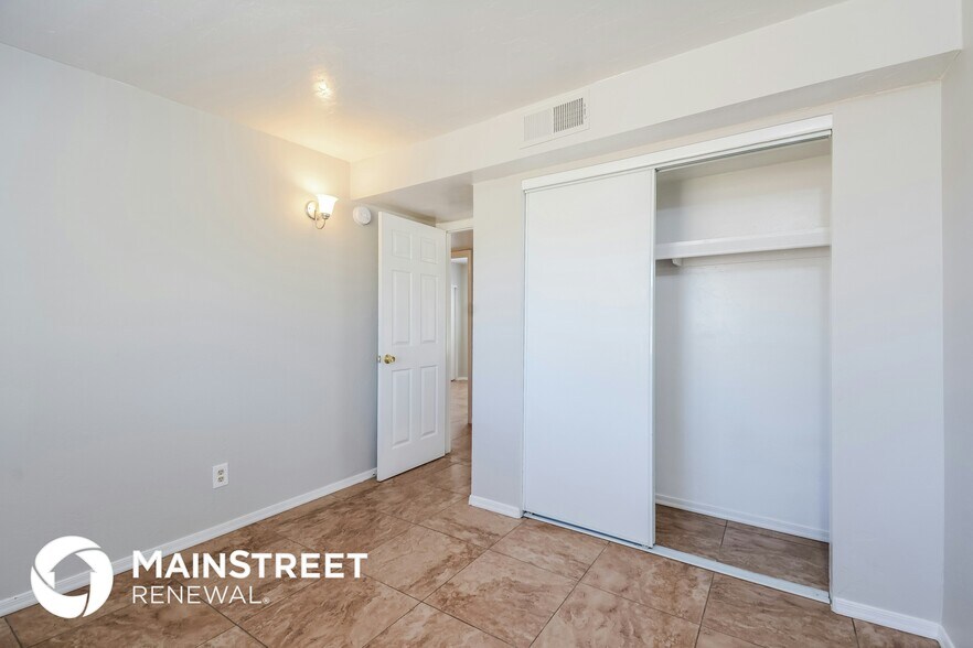 Building Photo - 7627 E 42nd St